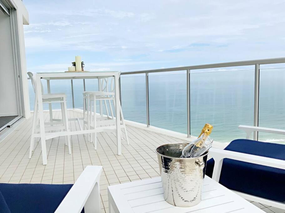 Air On Broadbeach Beachfront 2Level Stunning Apartment With 180 Degree Views Gold Coast Kültér fotó